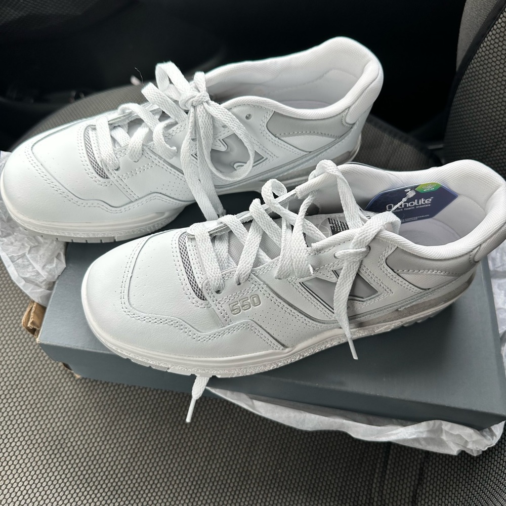 SALE!! New Balance Gray and White 550 Sneakers. NO OFFER!